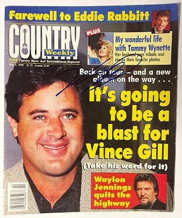 Винс Гил подписа договор с седмичен списание Country Weekly през 1998 г. - Beckett Преглед - Музикални списания